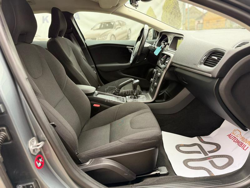 Volvo V40 2.0 D2 Base