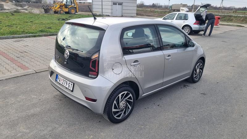 Volkswagen up! 