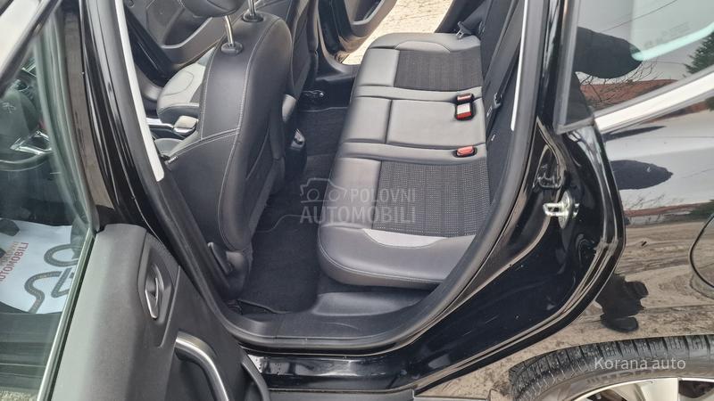 Peugeot 2008 1.6 E-HDI ALLURE