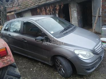 Mercedes Benz B 180 