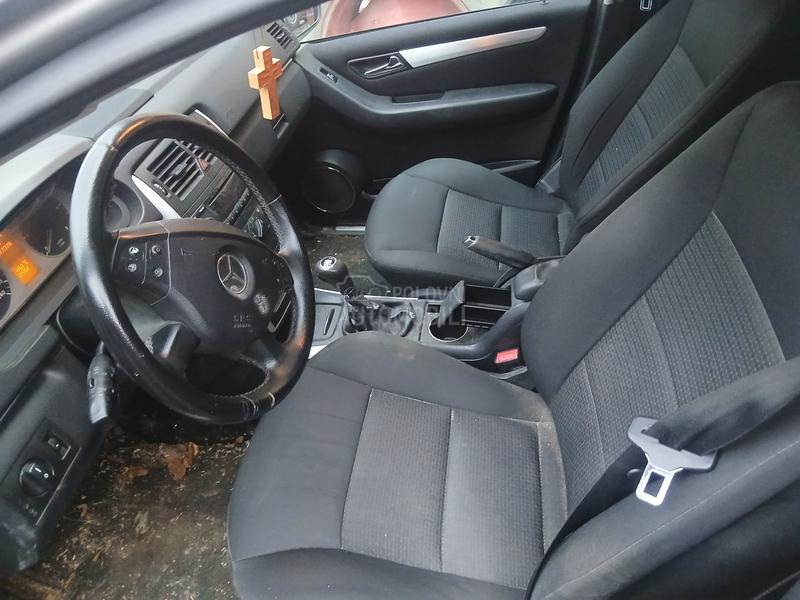 Mercedes Benz B 180 
