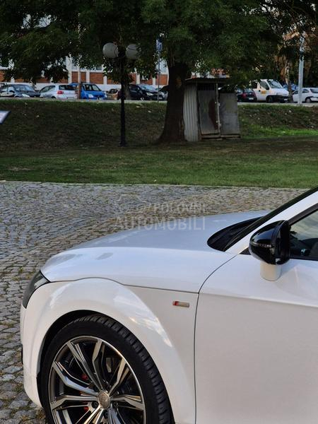 Audi TT quattro
