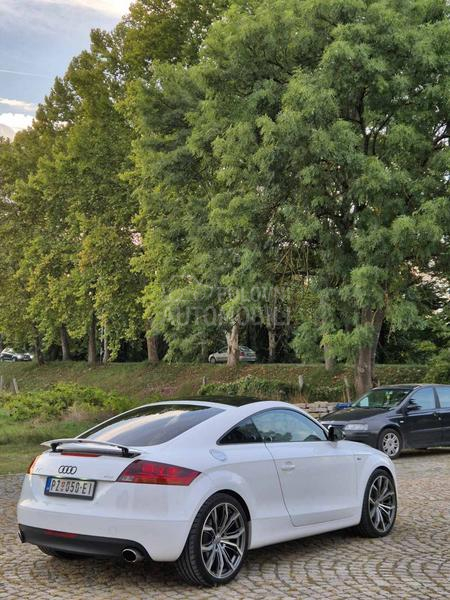 Audi TT quattro
