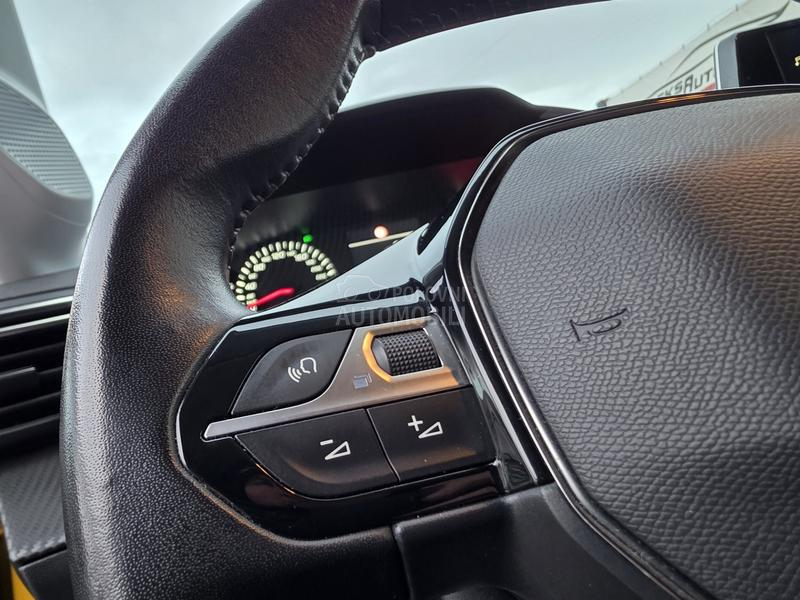 Peugeot 208 1.2 STYLE/25.000 K.M