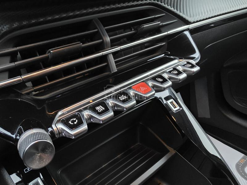 Peugeot 208 1.2 STYLE/25.000 K.M