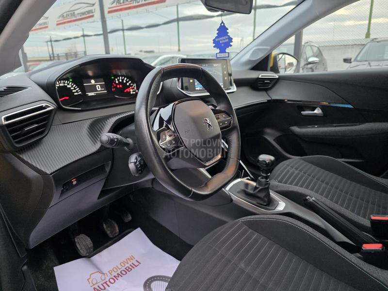 Peugeot 208 1.2 STYLE/25.000 K.M