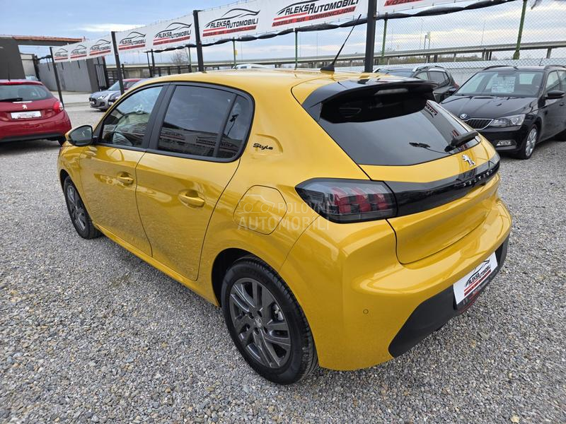 Peugeot 208 1.2 STYLE/25.000 K.M