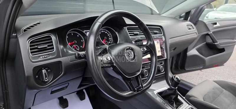Volkswagen Golf 7 1.6 TDI COMFORTLINE