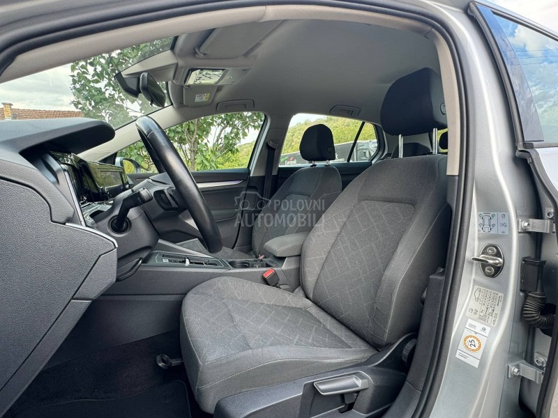 Volkswagen Golf 8 Dsg/Virt/Led/Ambient