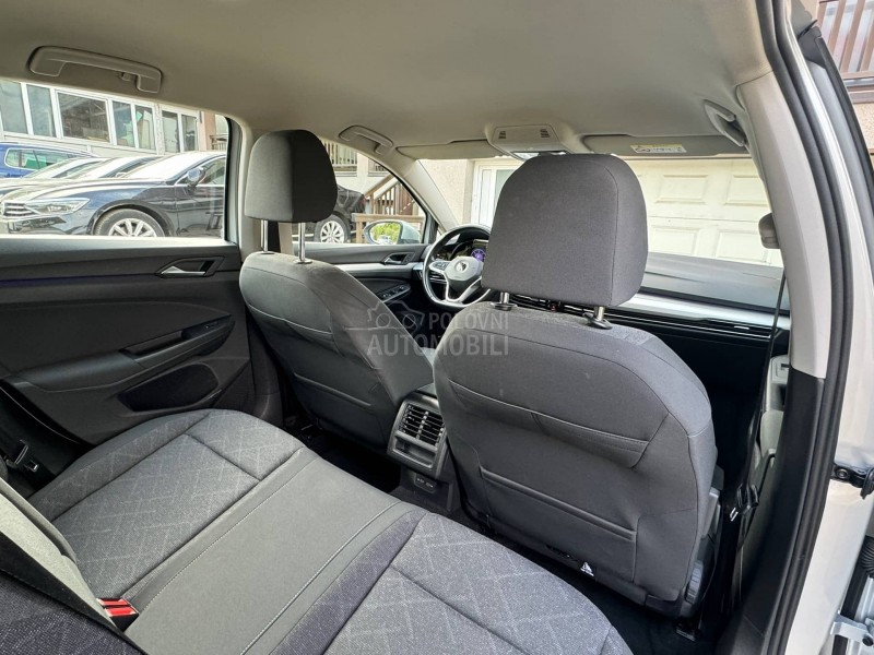 Volkswagen Golf 8 Dsg/Virt/Led/Ambient