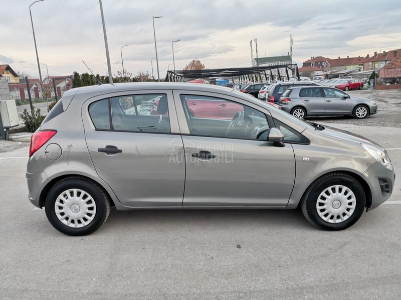 Opel Corsa D 1.2,8v/FACELIFT/NOVA