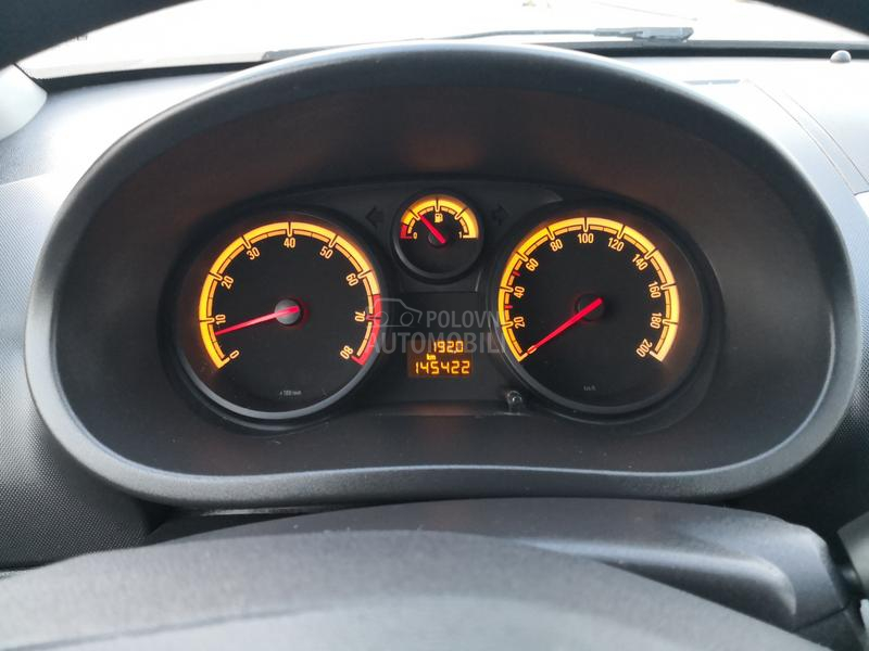 Opel Corsa D 1.2,8v/FACELIFT/NOVA