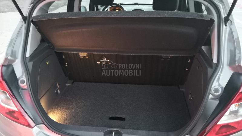 Opel Corsa D 1.2,8v/FACELIFT/NOVA