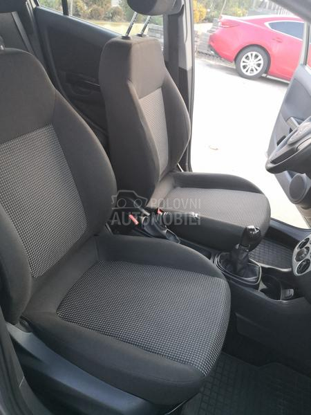 Opel Corsa D 1.2,8v/FACELIFT/NOVA