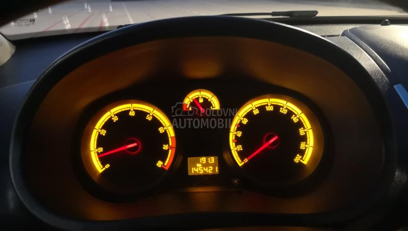 Opel Corsa D 1.2,8v/FACELIFT/NOVA