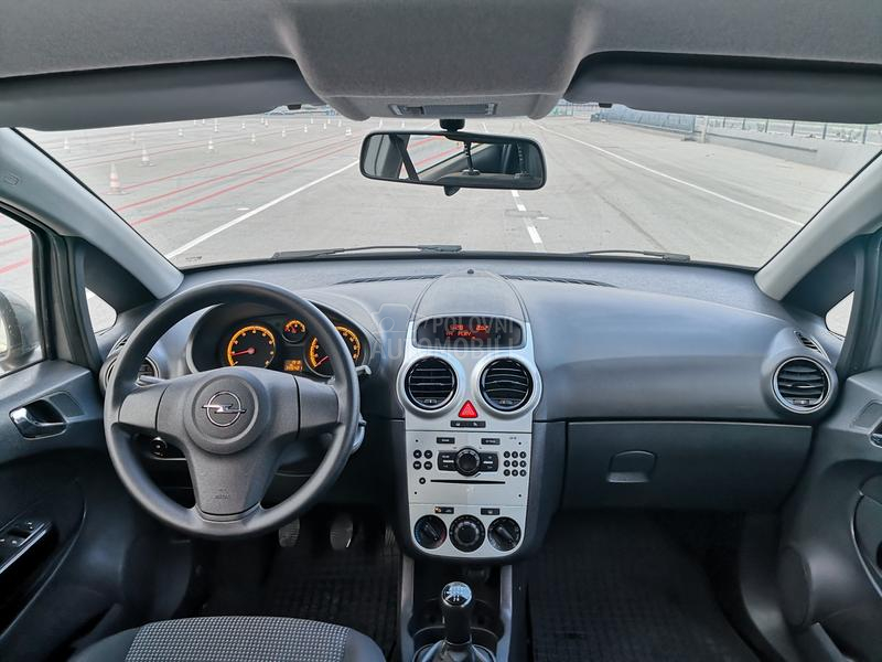 Opel Corsa D 1.2,8v/FACELIFT/NOVA