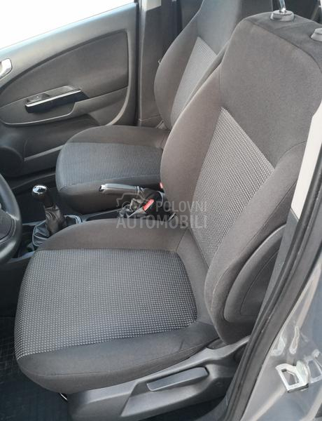 Opel Corsa D 1.2,8v/FACELIFT/NOVA