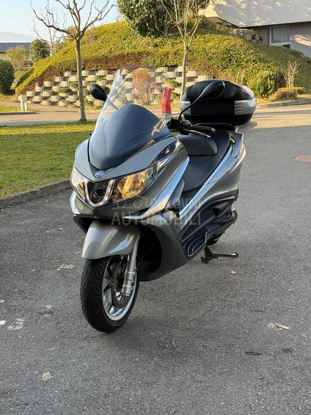 Piaggio X10