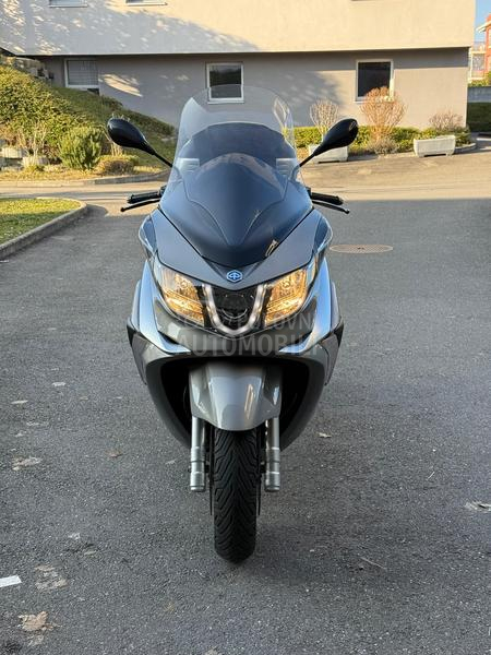 Piaggio X10