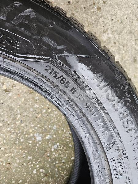 Uniroyal 215/65 R17 Zimska