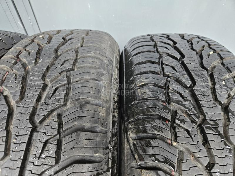 Uniroyal 215/65 R17 Zimska