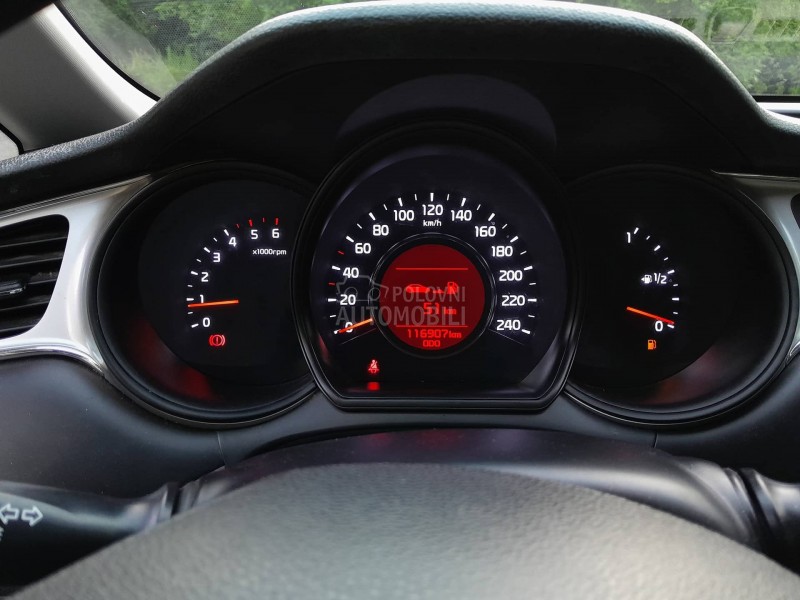 Kia cee`d 1.1.6.0.0.0.k.m.