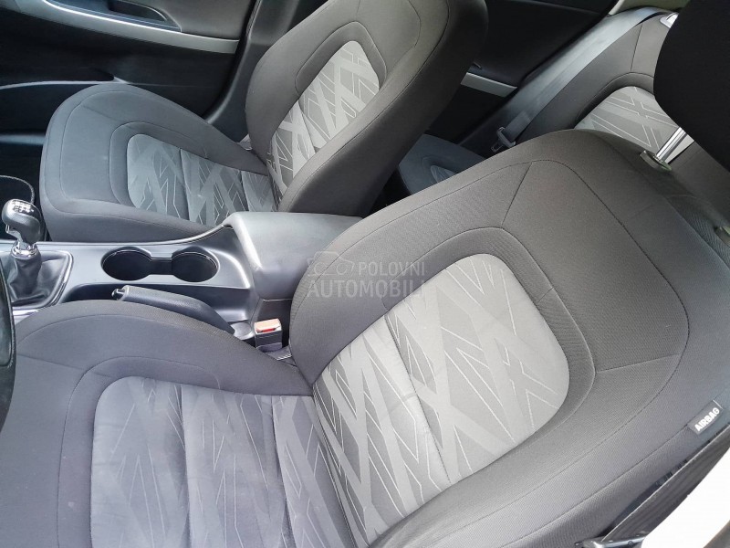 Kia cee`d 1.1.6.0.0.0.k.m.