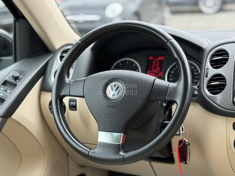 Volkswagen Tiguan 2.0 4M/DSG/NAVl/KAM