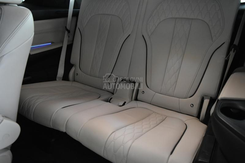 BMW X7 40d xDrive M paket