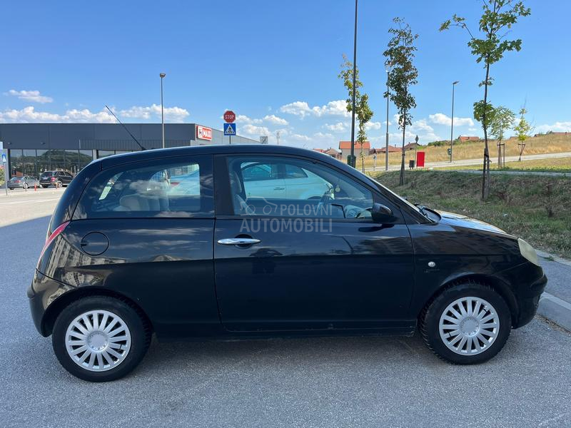 Lancia Ypsilon 