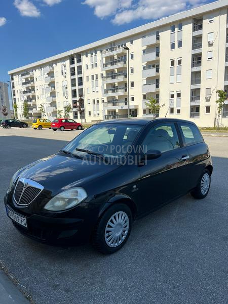 Lancia Ypsilon 
