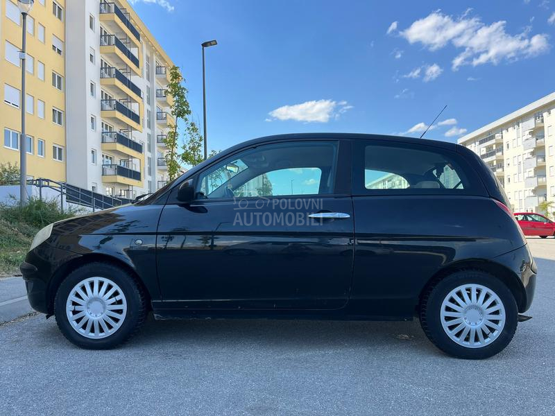Lancia Ypsilon 