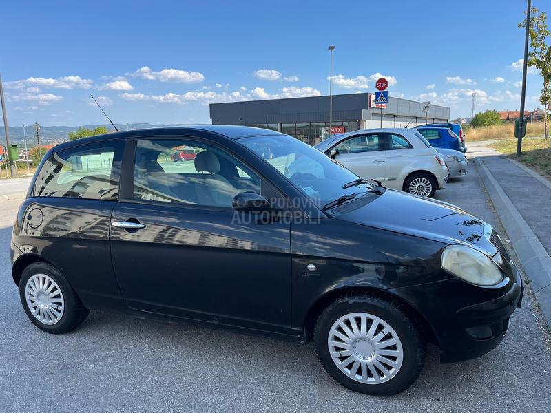 Lancia Ypsilon 