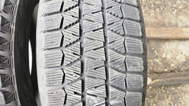 Bridgestone 225/50 R17 Zimska