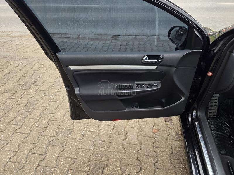 Volkswagen Golf 5 G T I