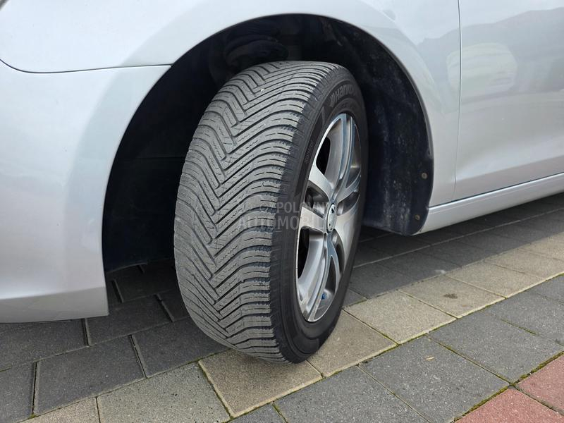 Volkswagen Golf 6 1.6 ben .....75 k w