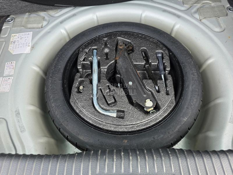 Volkswagen Golf 6 1.6 ben .....75 k w