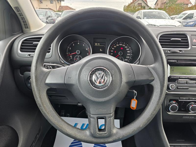 Volkswagen Golf 6 1.6 ben .....75 k w