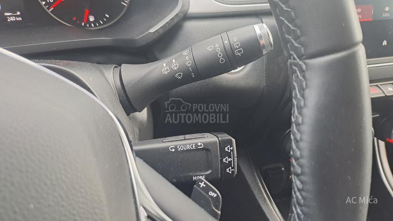 Renault Captur 1.5 BLU NAV ALU LED