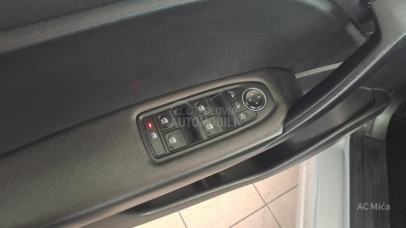 Renault Captur 1.5 BLU NAV ALU LED