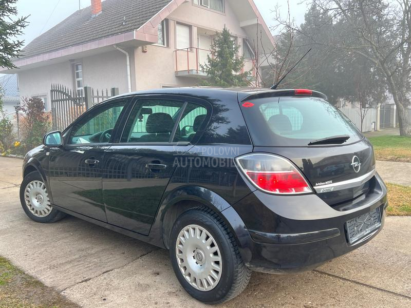 Opel Astra H 1.6