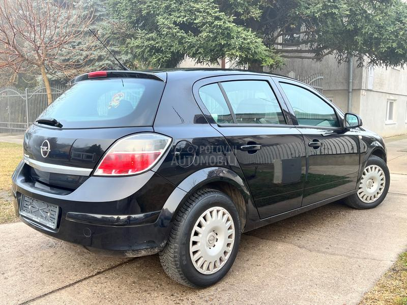 Opel Astra H 1.6