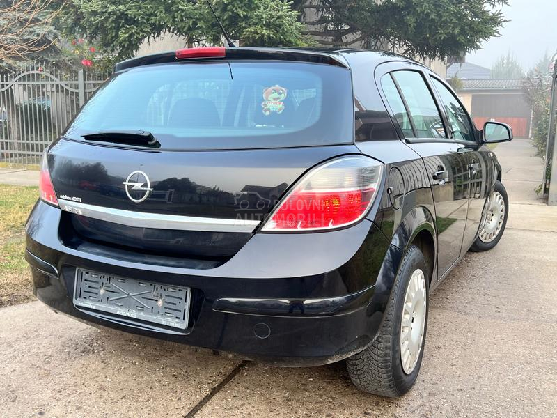 Opel Astra H 1.6