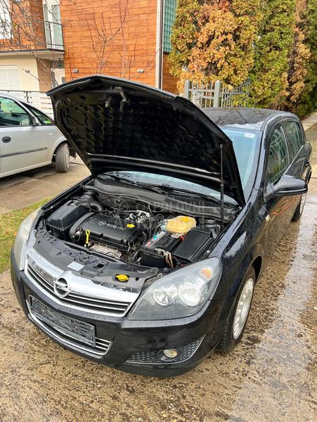Opel Astra H 1.6