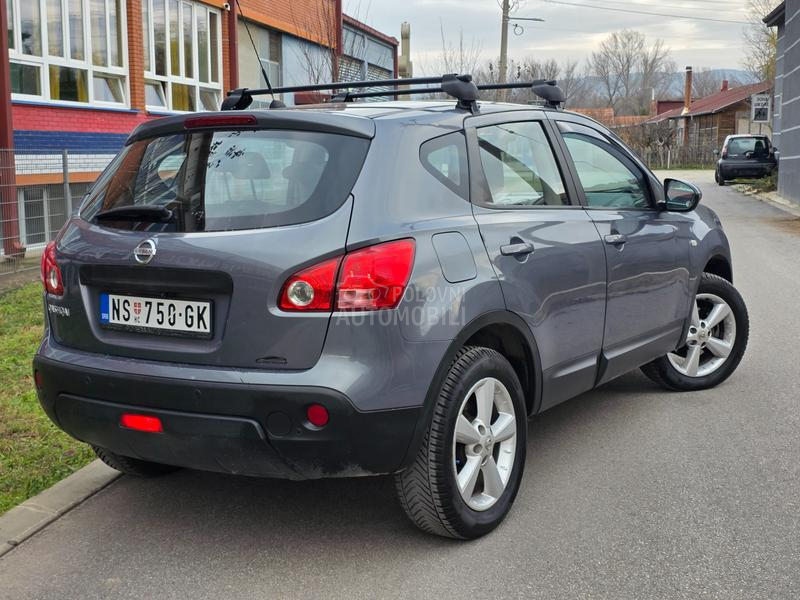 Nissan Qashqai PANO.RAMA media