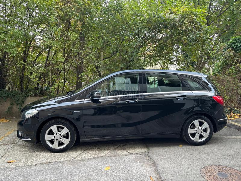 Mercedes Benz B 180 
