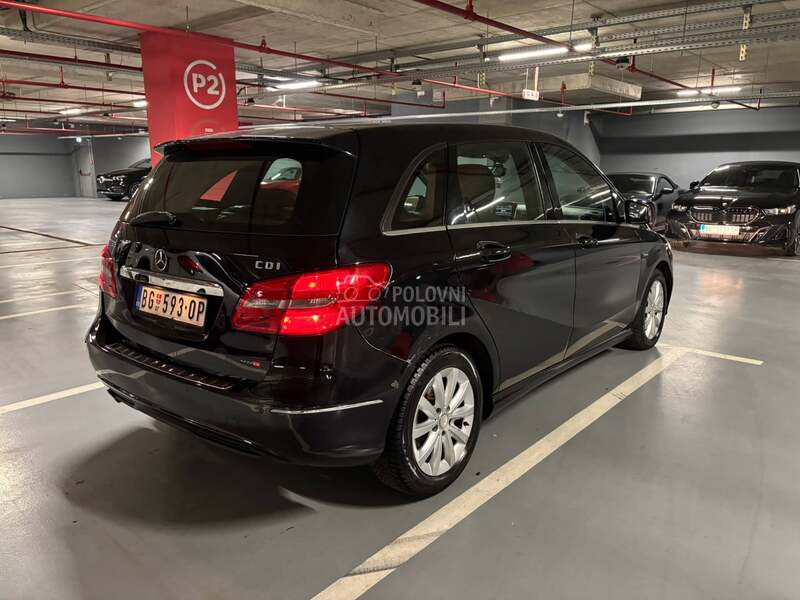 Mercedes Benz B 180 