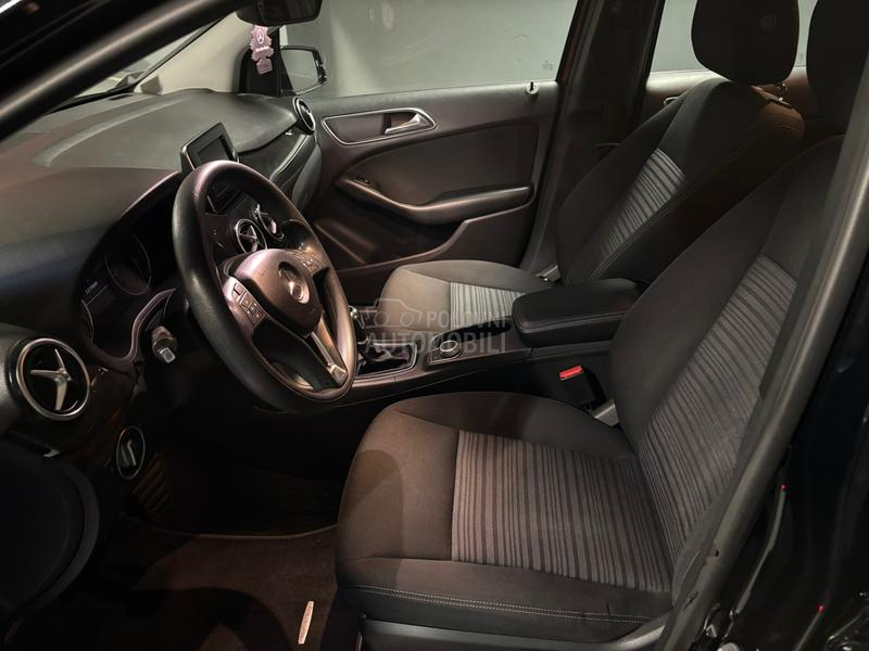 Mercedes Benz B 180 