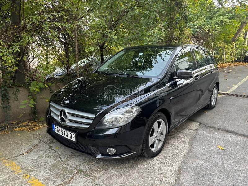 Mercedes Benz B 180 