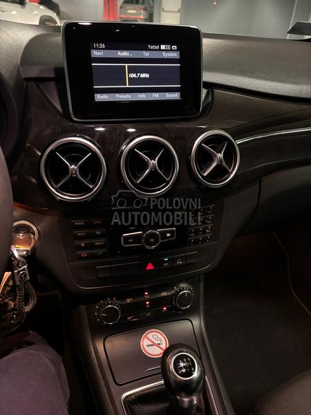 Mercedes Benz B 180 